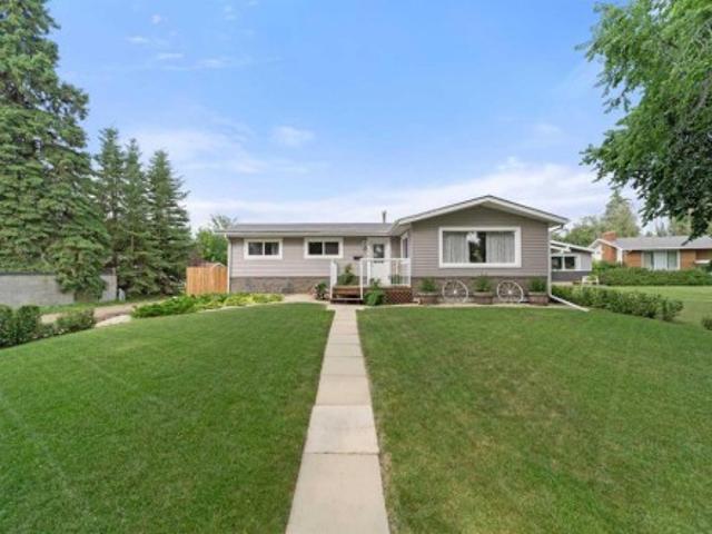4206 59 Street Close, Camrose, AB, T4V 2H1 house for sale | Listing ID A2330 | Royal LePage