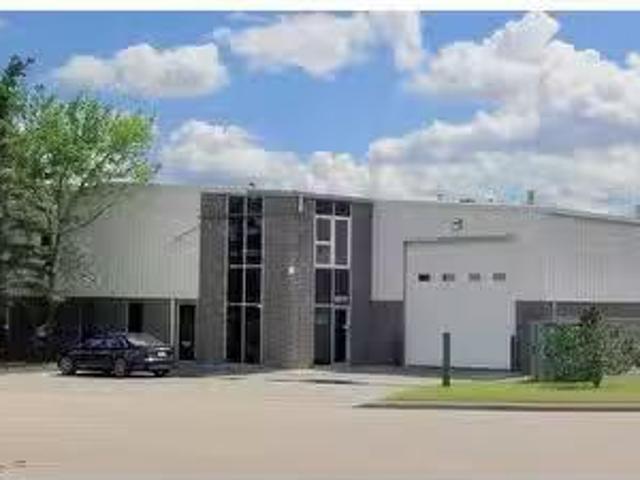 4202 16 Street Street Se, Calgary, AB, T2G 3S3 commercial fo.