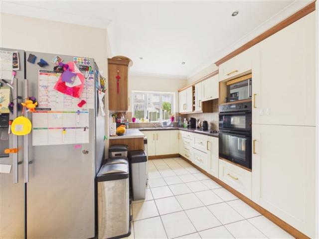 420,000 | 35 Sli Gheal, Ballymoneen Road, Galway DNG Leonard & Heaslip 5008 MyHome. Ie Residential