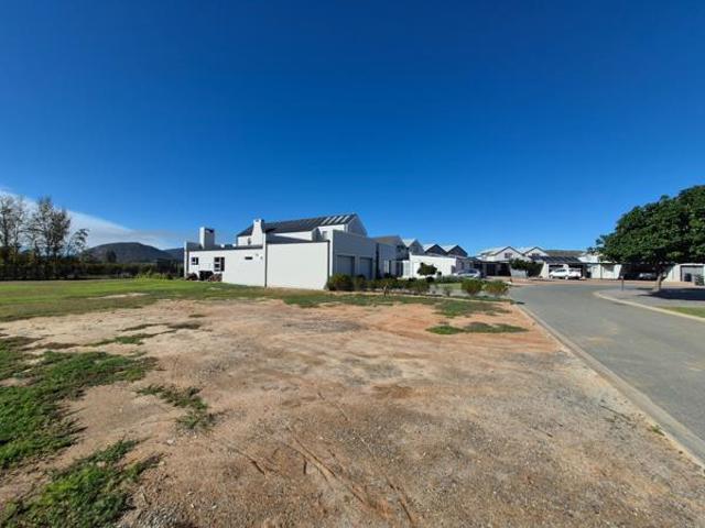 420 m² Land available in Robertson