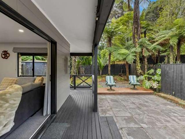 420 Scenic Drive, Waiatarua, Waitakere City