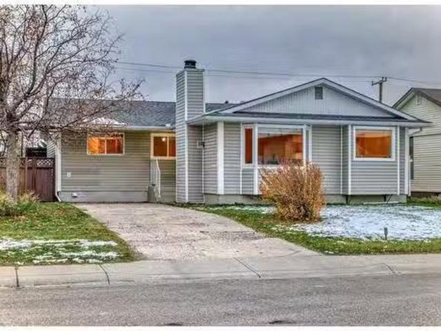 421 1 Avenue Se, Airdrie, AB, T4B 1H2 house for sale Listin.