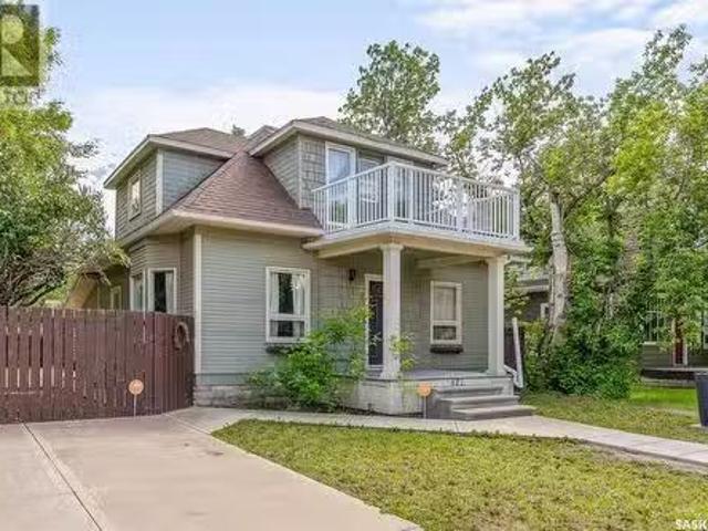 421 Stadacona Street W, Moose Jaw, SK, S6H 1Z7 house for sal.