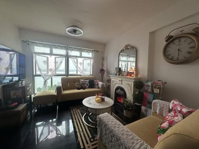 421C Northshore Drive HDB Apartment For Sale, $580,000, 2 Bed 2 Bath 731 sqft $793.00 psf