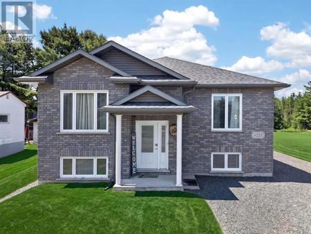 4225 Frost Avenue, Hanmer, ON, P3P 1E3 house for sale | Listing ID 2129 | Royal LePage