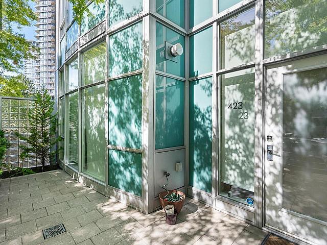 423 Beach Crescent Vancouver, British Columbia