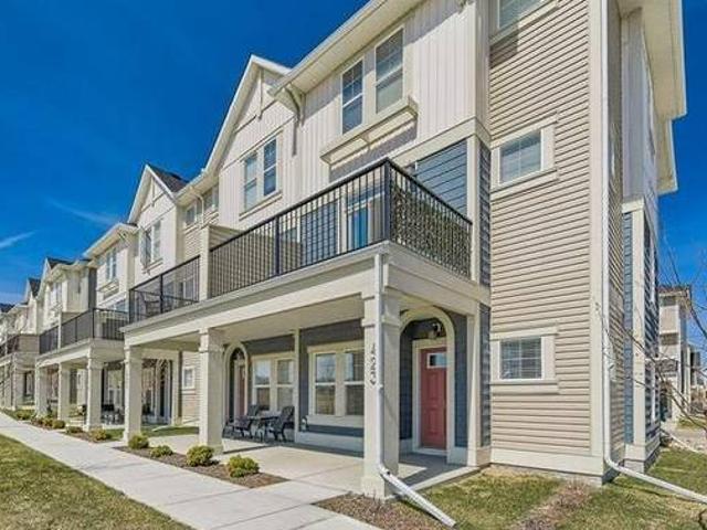 423 South Point Lane SW Airdrie AB T4B 5G8 For Sale