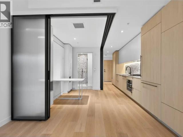 424 2471 ST. GEORGE STREET