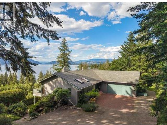 424 Edgemont Court, Kelowna, BC, V1W 4J8 house for sale | Listing ID 10391 | Royal LePage