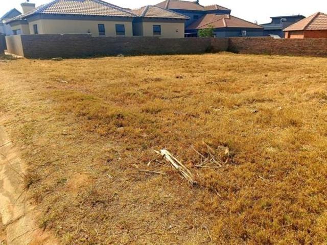 424 m² Land available in Woodhill Estate