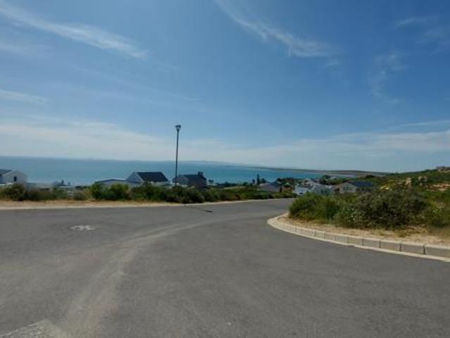 424 m² Land available in St Helena Views