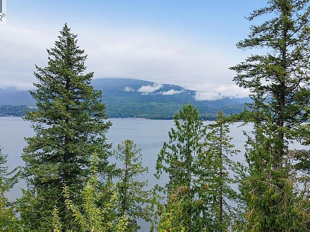 4255 Justin Road Eagle Bay, British Columbia