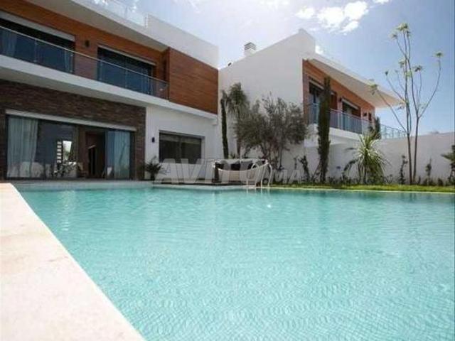 42588 Villa à louer à 48000DH à Sindibad