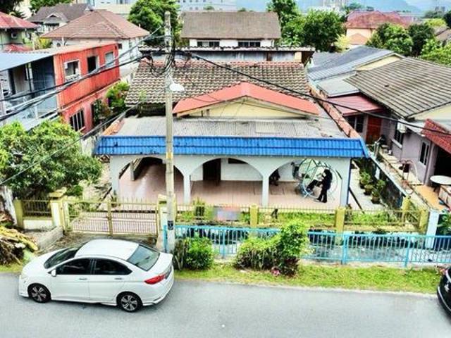 4250SQFTPRIME AREABungalow House Tmn Sri Delima KL