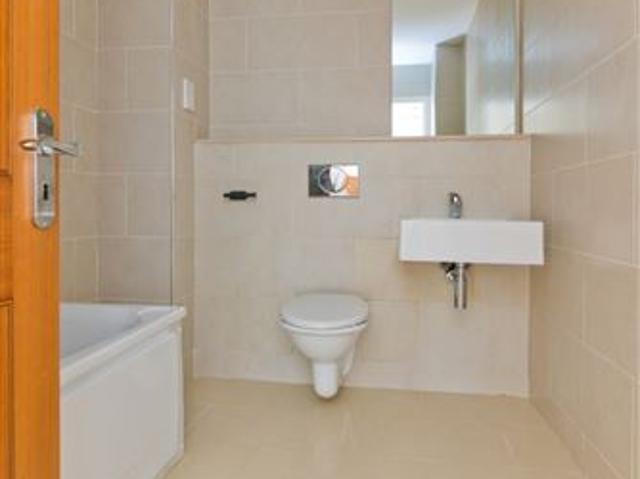 425,000 | 277 Beechwood Court, Stillorgan Road, Blackrock, Co. Dublin Sherry FitzGerald Blackrock 5017 MyHome. Ie Residential