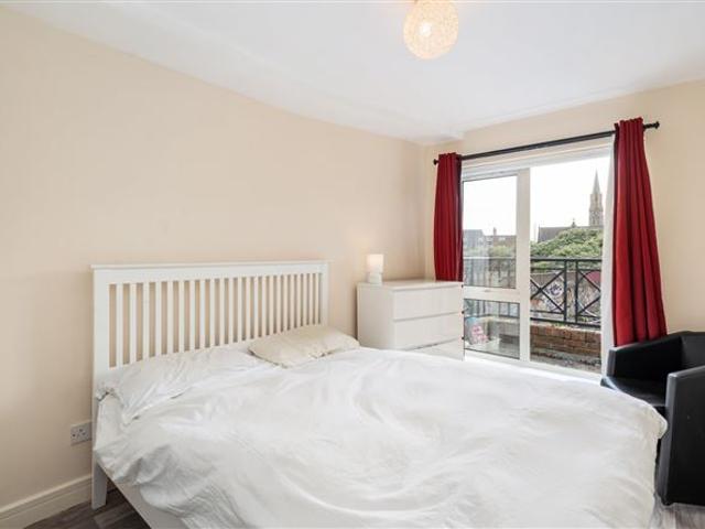 425,000 | 2 Camden Lock, South Dock Road, Ringsend, Dublin 4 Sherry FitzGerald Sandymount 4999 MyHome. Ie Residential
