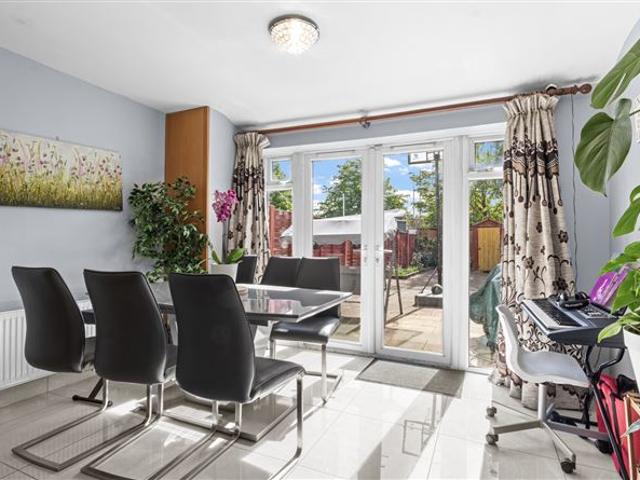 425,000 | 33 Melville Terrace, Finglas, Dublin 11 McCormack Estates 5002 MyHome. Ie Residential