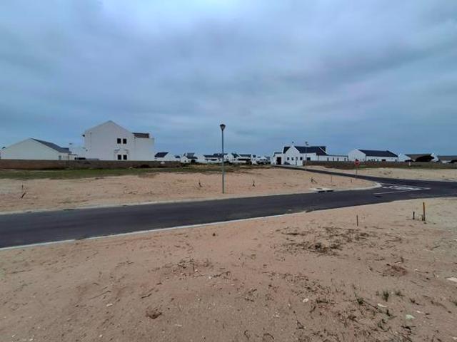 425 m² Land available in Britannia Bay