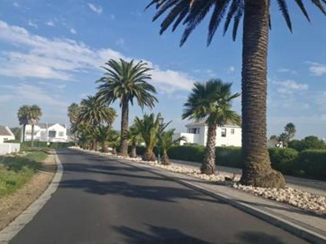 425 m² Land available in Shelley Point
