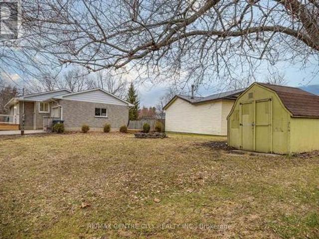 42606 Johnathon Street, Central Elgin Union, ON, N0L 2L0 house for sale | Listing ID X13430 | Royal LePage