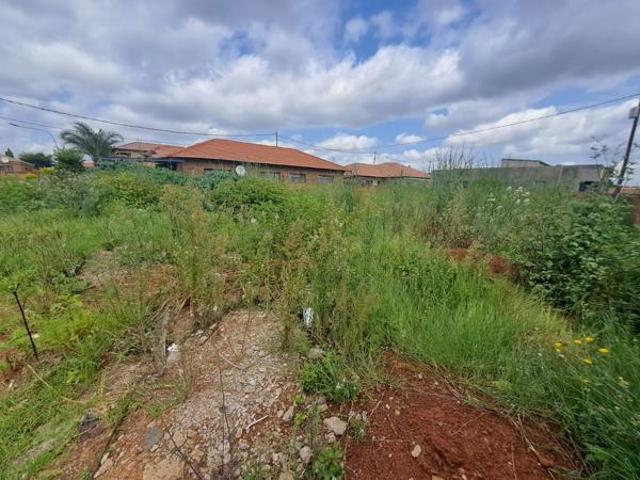 426 m² Land available in Mineralia