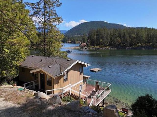 4279 Francis Peninsula Road, Madeira Park, BC, V0N 2H1 Luxury House for sale | Listing ID R2994 | Royal LePage Carriage Trade Luxury Properties