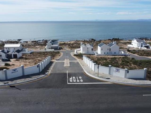 427 m² Land available in St Helena Views
