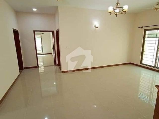 427 Square Yards House In Askari 5 Sector H For Sale