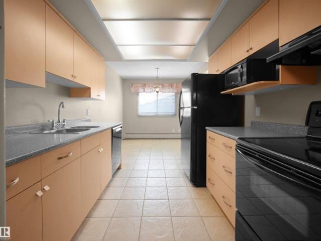 428 4404 St Nw, Edmonton, AB, T6J 4A9 condo for sale | Listing ID E4500 | Royal LePage