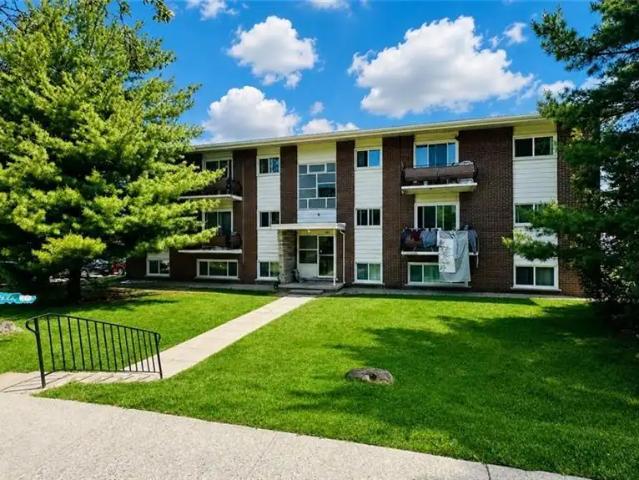 428 BARRIE Place Unit# 2