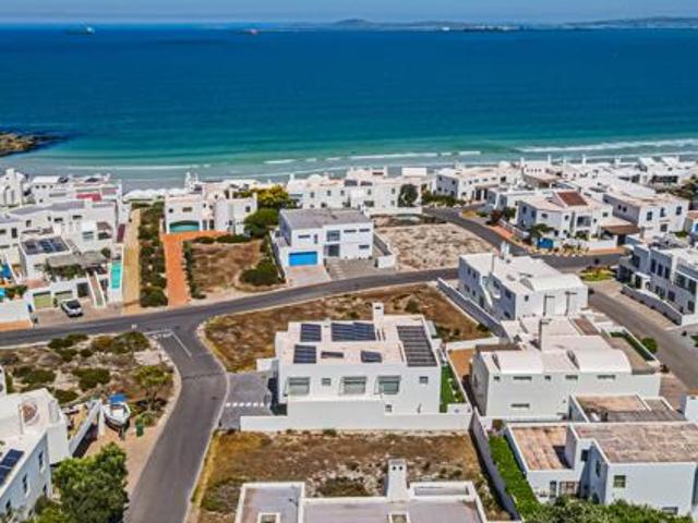 428 m² Land available in Paradise Beach