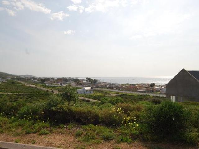 429 m² Land available in St Helena Views