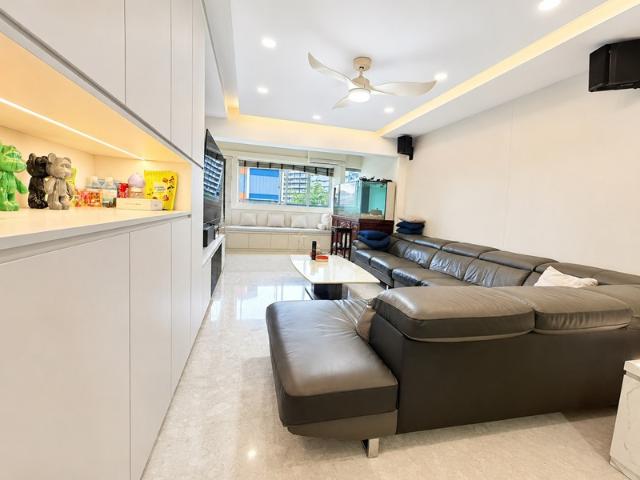 429 Tampines Street 41 HDB Apartment For Sale, $1,000,000, 3 Bed 2 Bath 1,636 sqft $611.00 psf