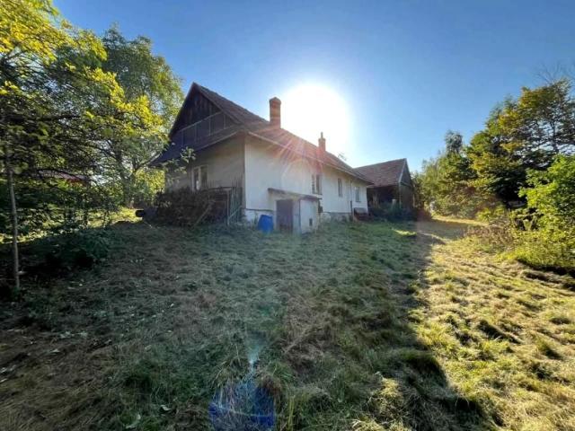 42 2 700 m², Grybów