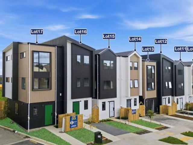 42 Takarore Crescent, Flat Bush, Manukau City