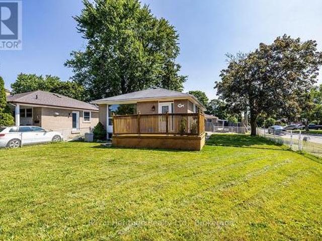 42 Thorncroft Crescent, Ajax South East, ON, L1S 2S2 house for sale | Listing ID E13694 | Royal LePage
