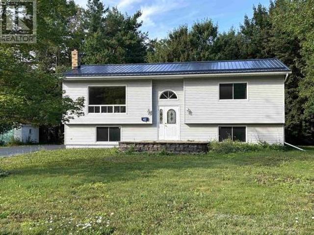 42 Alpine Drive, Bridgewater, NS, B4V 3A7 house for sale | Listing ID 202618 | Royal LePage