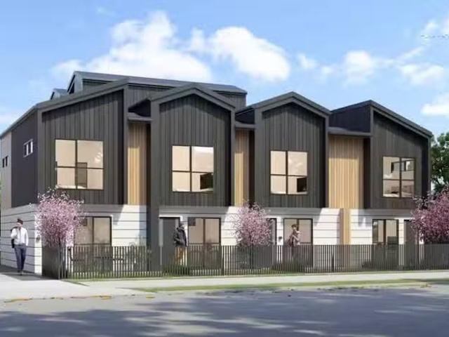 4/2 Anthony Place, Pakuranga, Manukau City For Sale