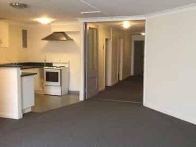 4/2 Constable St