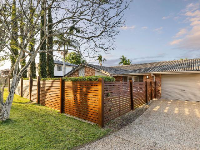 42 Deniven Street, CORINDA, QLD 4075