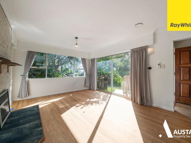 42 Derwent Crescent, Titirangi
