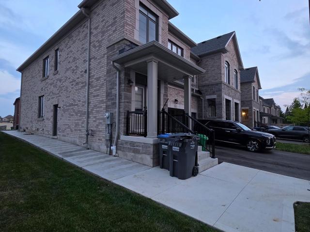 42 Hayrake Street, Brampton | 4Beds/3Bath, Townhouse, $2,999/mo | Condos. Ca