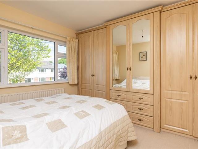 42 Hillcrest Park, Glasnevin, Dublin 11 MOVEHOME ESTATE AGENTS 4925 MyHome. Ie Residential