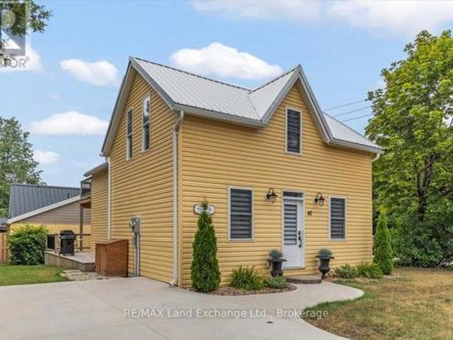 42 Huron Street N, Saugeen Shores, ON, N0H 2L0 house for sale | Listing ID X12317 | Royal LePage