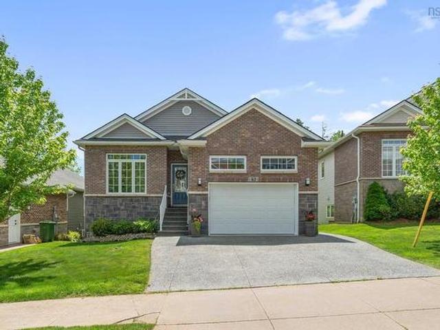 42 Krause Court, Dartmouth, NS, B2W 0K9 house for sale | Listing ID 202615 | Royal LePage