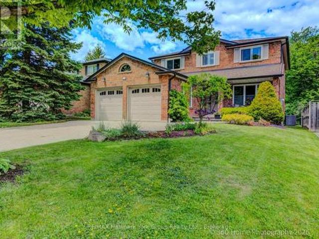 42 Lanewood Drive, Aurora Hills Of St Andrew, ON, L4G 4T8 house for sale | Listing ID N13413 | Royal LePage