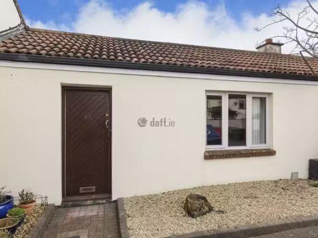 42 Park Court, Sandymount, Dublin 4 is for rent