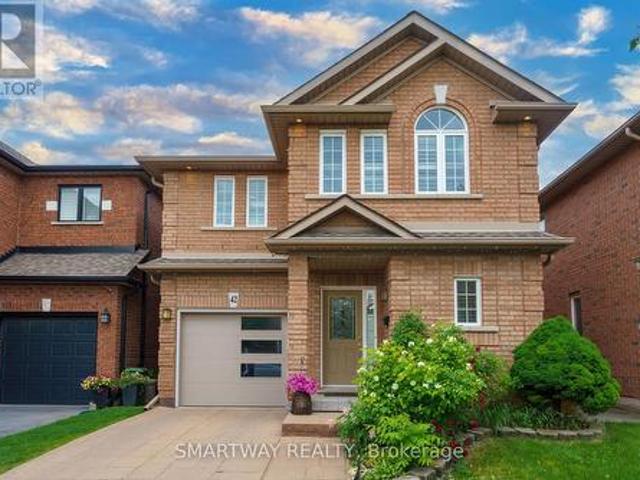42 Peachwood Crescent, Hamilton, ON, L8E 5Z8 house for sale | Listing ID X13437 | Royal LePage