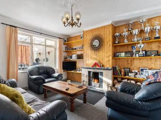 42 Rosemount Estate, Dundrum, Dublin 14, D14XH05 is for sale
