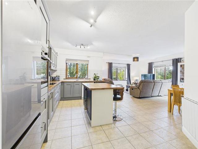 280,000 | 42 Sandymount, Ardkeen Wood, Waterford City, Waterford RE/MAX Property Specialists 4966 MyHome. Ie Residential
